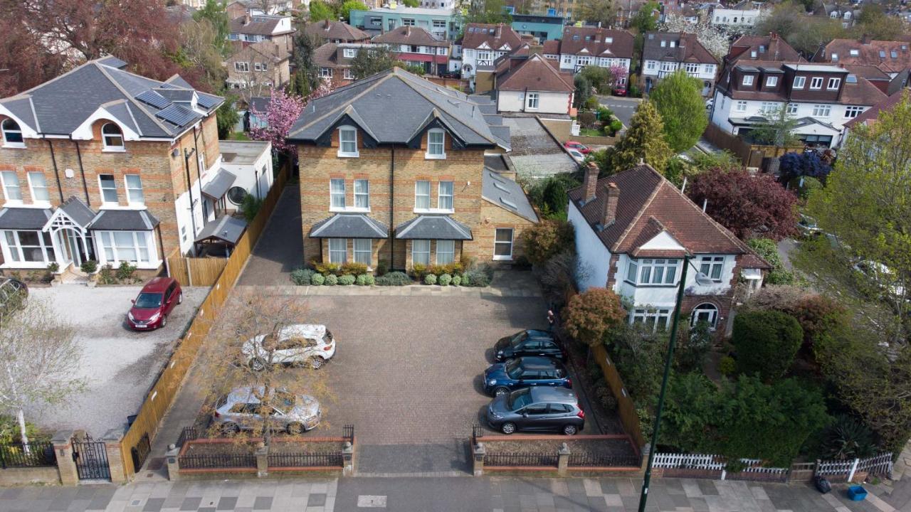Teddington Lodge Exterior photo